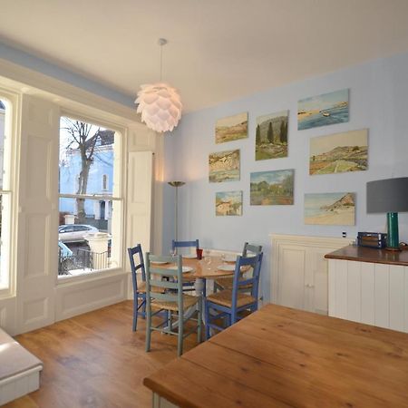 ロンドンNotting Hill Charm -Sleeps 5 - Urban Retreatアパートメント エクステリア 写真