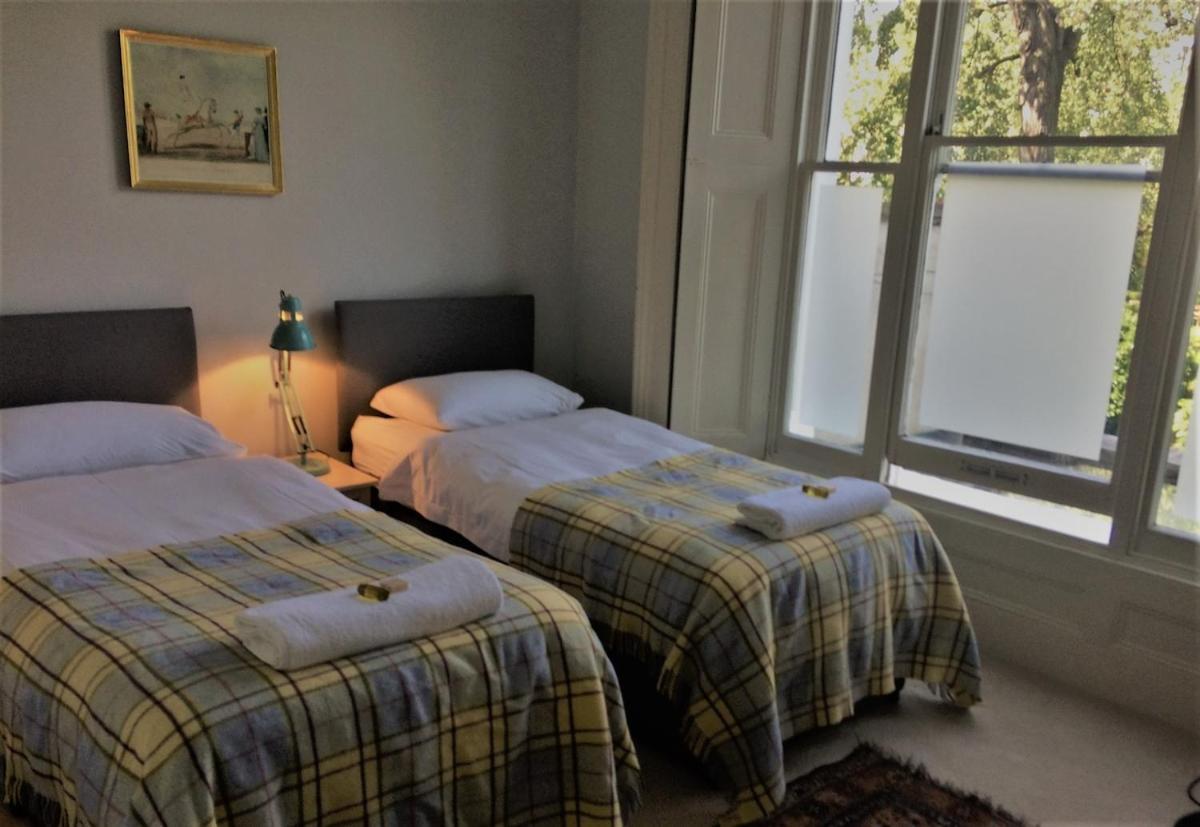 ロンドンNotting Hill Charm -Sleeps 5 - Urban Retreatアパートメント エクステリア 写真