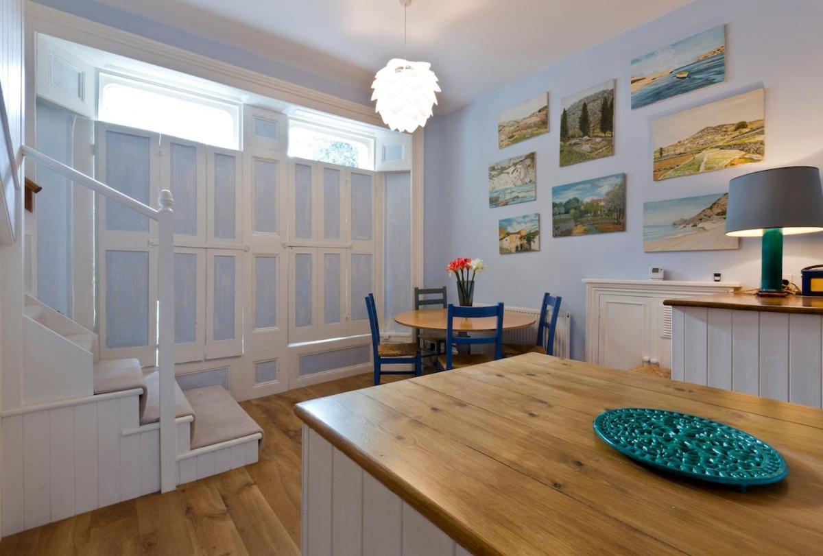 ロンドンNotting Hill Charm -Sleeps 5 - Urban Retreatアパートメント エクステリア 写真