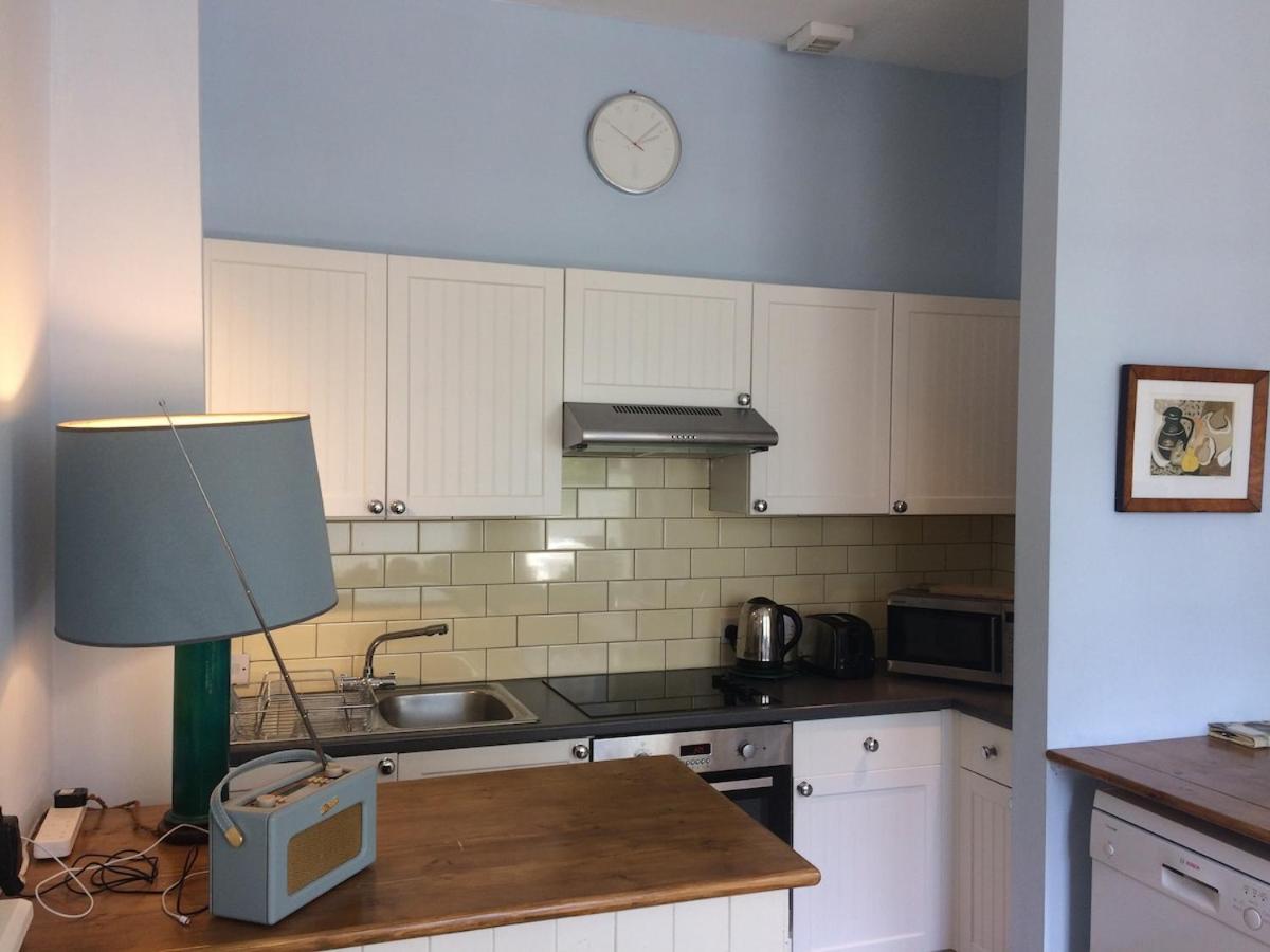 ロンドンNotting Hill Charm -Sleeps 5 - Urban Retreatアパートメント エクステリア 写真