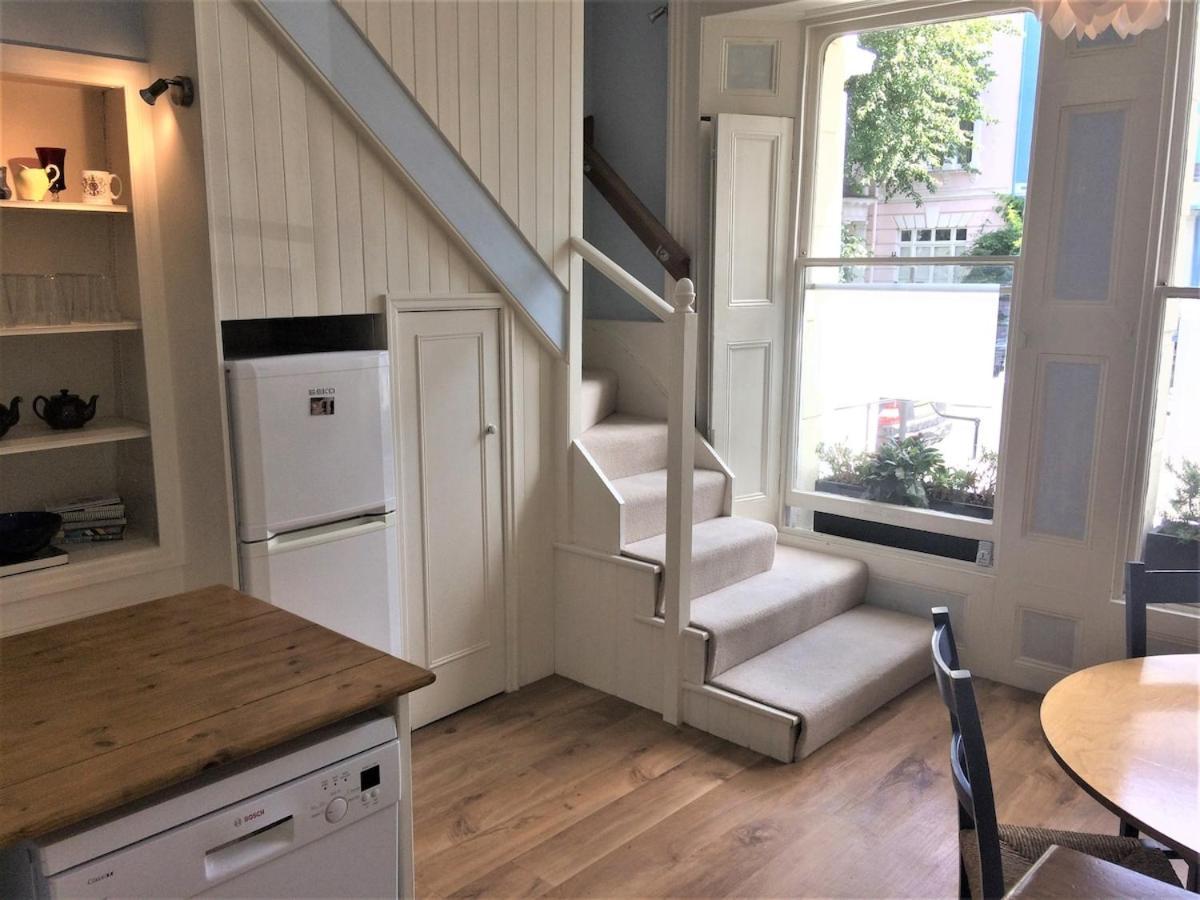 ロンドンNotting Hill Charm -Sleeps 5 - Urban Retreatアパートメント エクステリア 写真