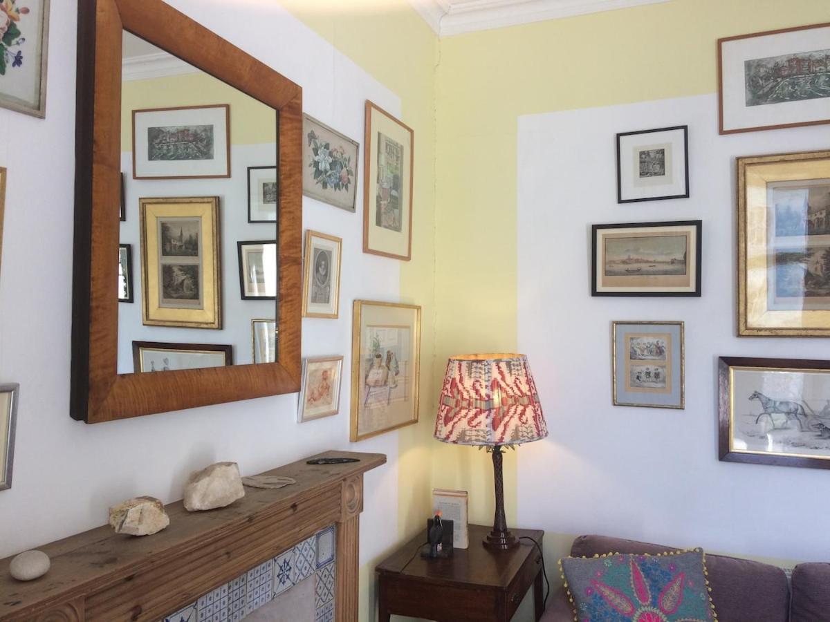 ロンドンNotting Hill Charm -Sleeps 5 - Urban Retreatアパートメント エクステリア 写真