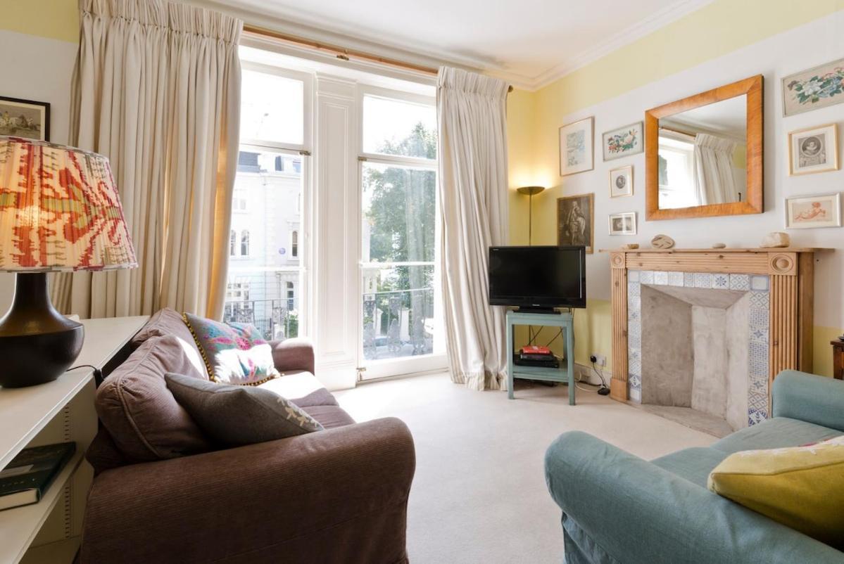 ロンドンNotting Hill Charm -Sleeps 5 - Urban Retreatアパートメント エクステリア 写真