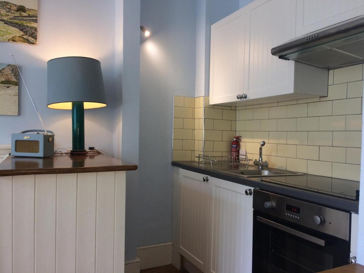 ロンドンNotting Hill Charm -Sleeps 5 - Urban Retreatアパートメント エクステリア 写真