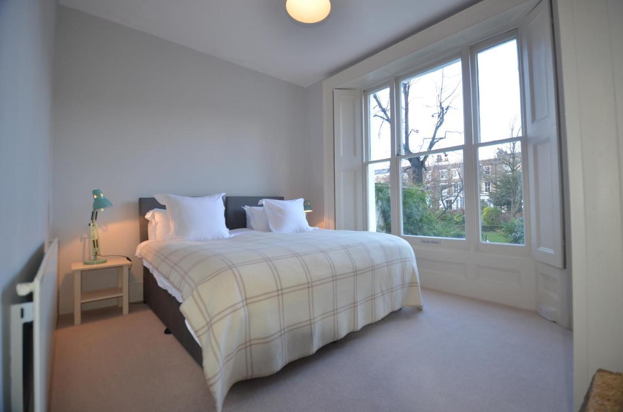 ロンドンNotting Hill Charm -Sleeps 5 - Urban Retreatアパートメント エクステリア 写真