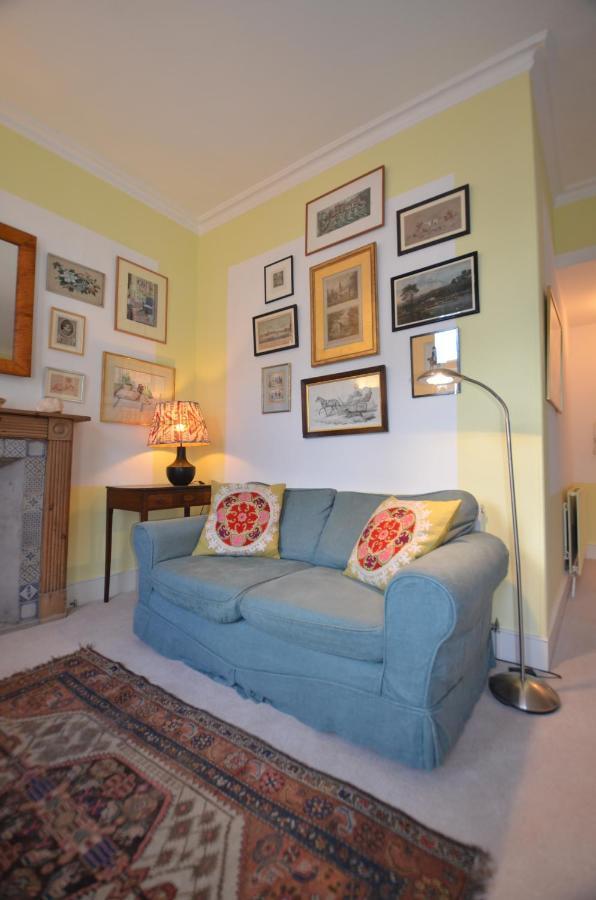 ロンドンNotting Hill Charm -Sleeps 5 - Urban Retreatアパートメント エクステリア 写真